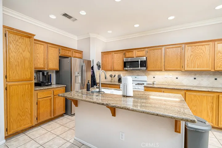 1386 Dusty Hill Road, Hemet, California 92545