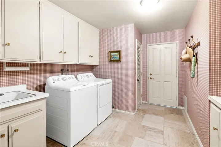 18951 Newton Avenue, Santa Ana, California 92705