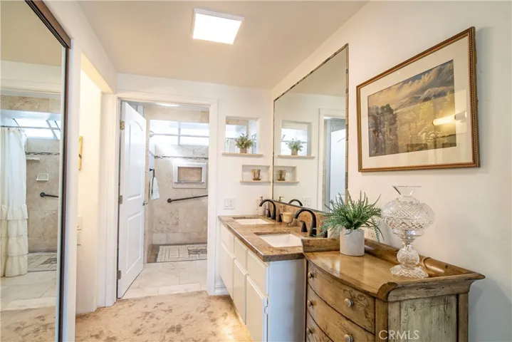 22384 Manacor 4, Mission Viejo, California 92692