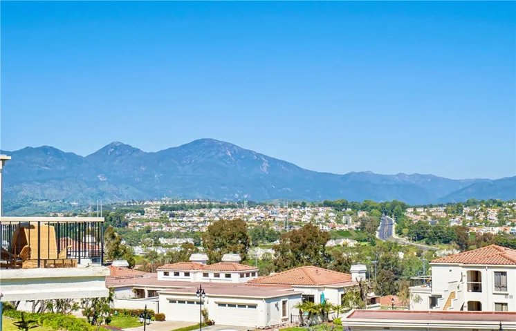22384 Manacor 4, Mission Viejo, California 92692