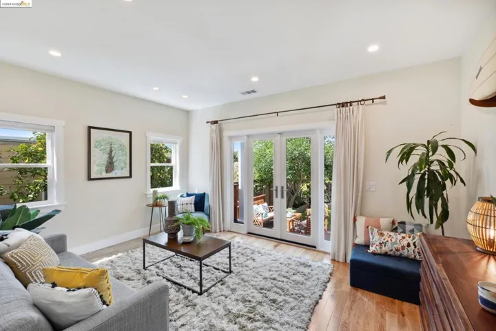2711 12th Ave, Oakland, California 94606