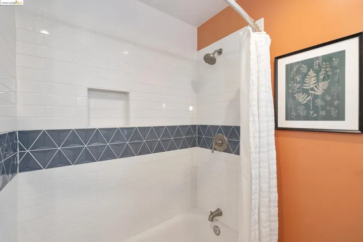 2711 12th Ave, Oakland, California 94606
