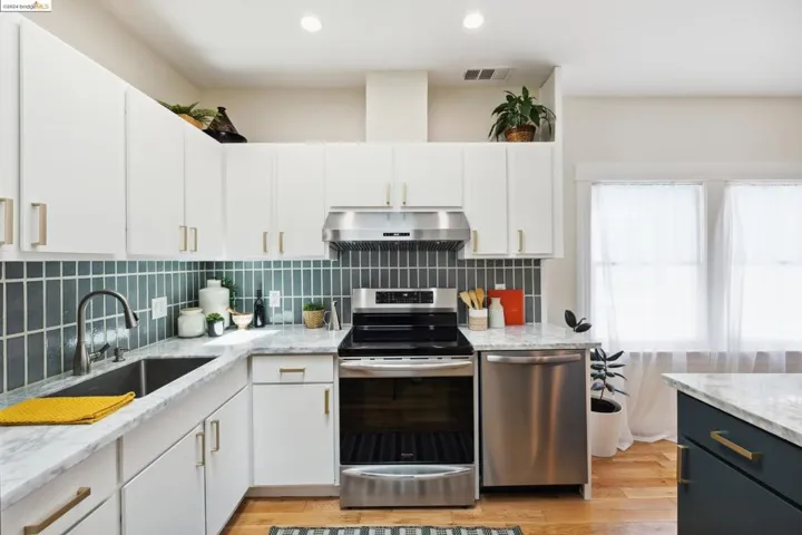 2711 12th Ave, Oakland, California 94606