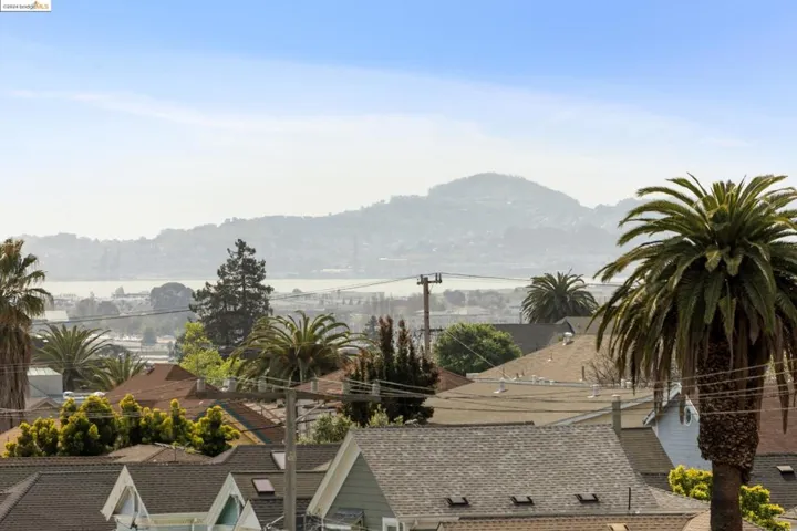 2711 12th Ave, Oakland, California 94606