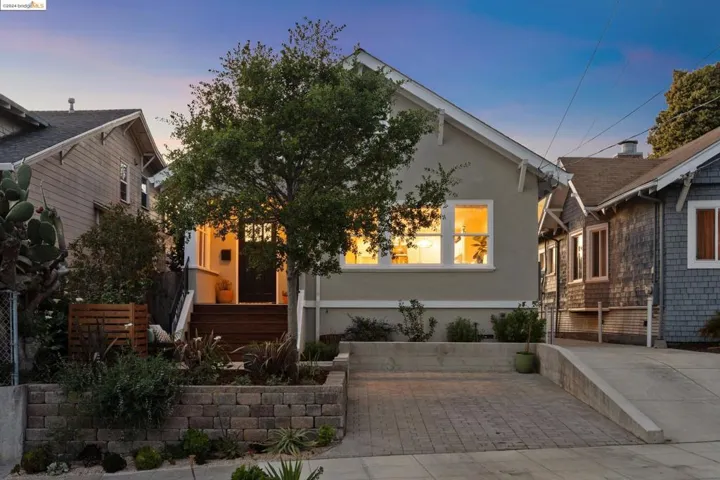 2711 12th Ave, Oakland, California 94606