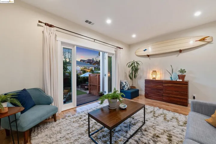 2711 12th Ave, Oakland, California 94606