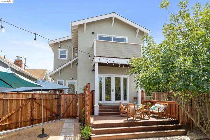 2711 12th Ave, Oakland, California 94606