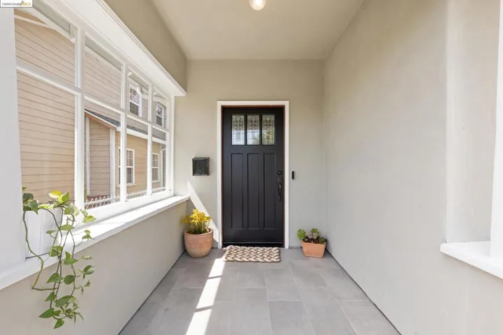 2711 12th Ave, Oakland, California 94606