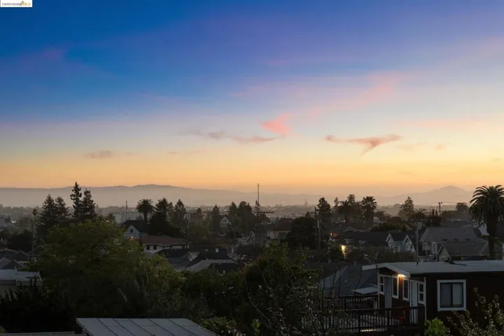 2711 12th Ave, Oakland, California 94606