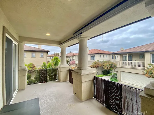 King size balcony