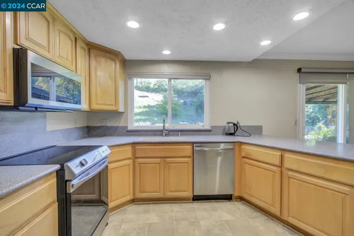 2409 Grimsby Dr, Antioch, California 94509