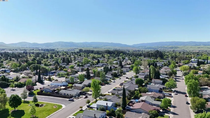 5296 Theresa Way, Livermore, California 94550-2341