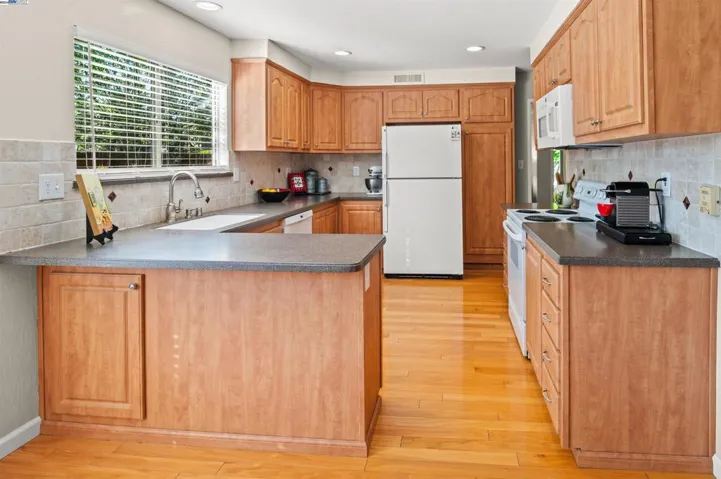 5296 Theresa Way, Livermore, California 94550-2341