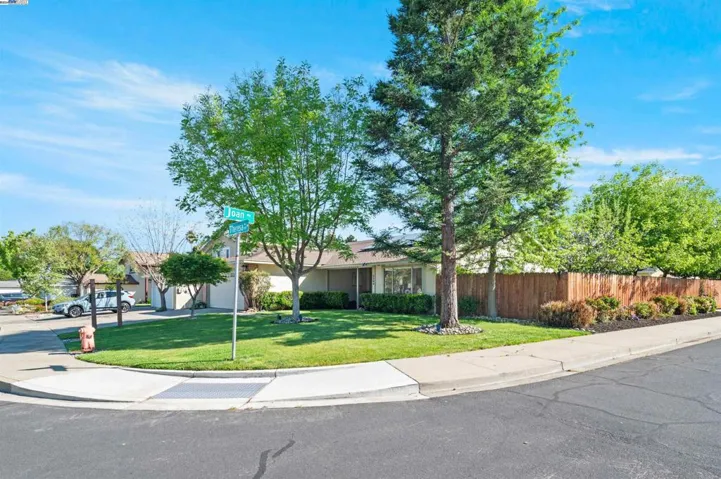 5296 Theresa Way, Livermore, California 94550-2341