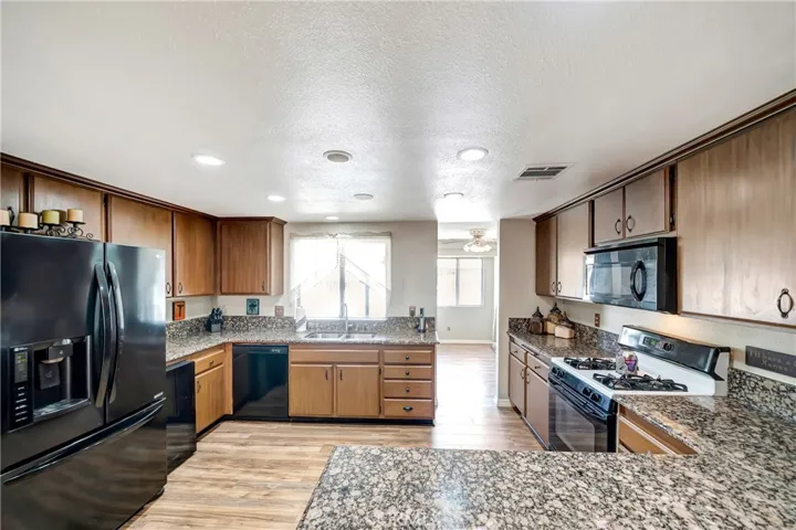 43015 22nd Street W, Lancaster, California 93536