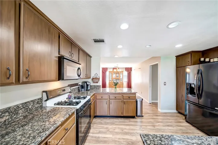 43015 22nd Street W, Lancaster, California 93536