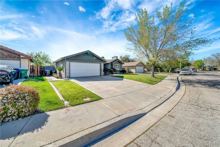 43015 22nd Street W, Lancaster, California 93536