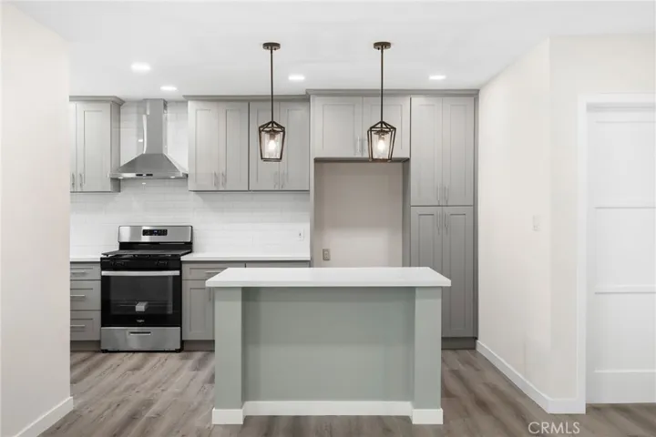 3024 Fairesta Street, La Crescenta, California 91214