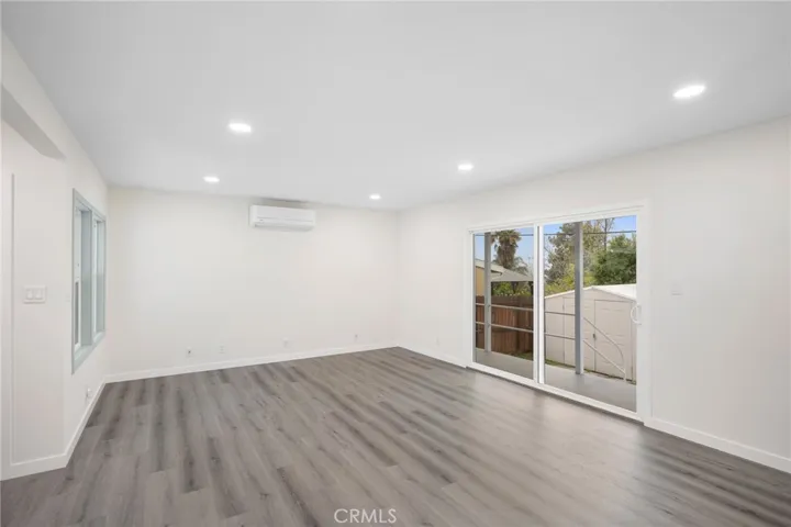 3024 Fairesta Street, La Crescenta, California 91214