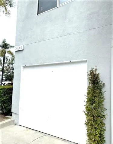 One car detached garage