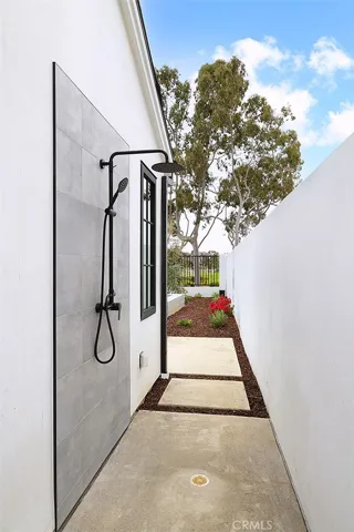 2207 Port Harwick Place, Newport Beach, California 92660