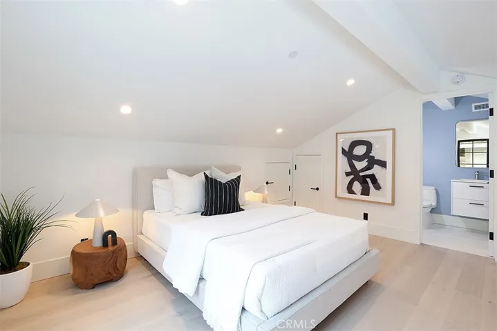 2207 Port Harwick Place, Newport Beach, California 92660