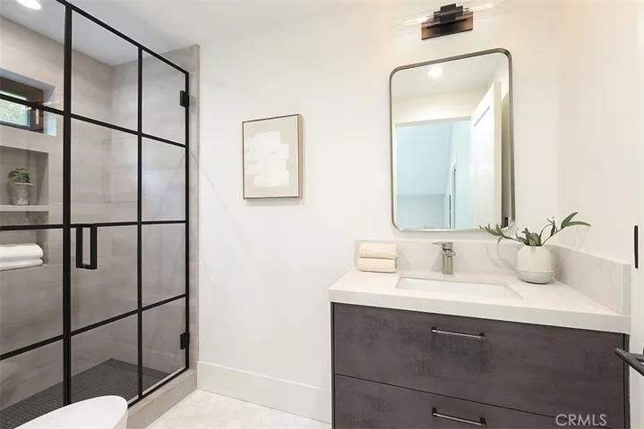 2207 Port Harwick Place, Newport Beach, California 92660