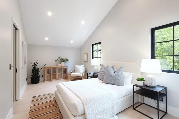 2207 Port Harwick Place, Newport Beach, California 92660