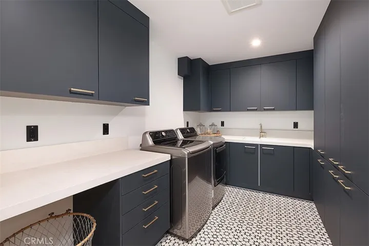 2207 Port Harwick Place, Newport Beach, California 92660