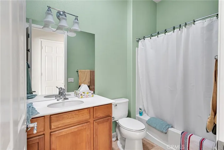 10275 Lakeshore Drive, Apple Valley, California 92308
