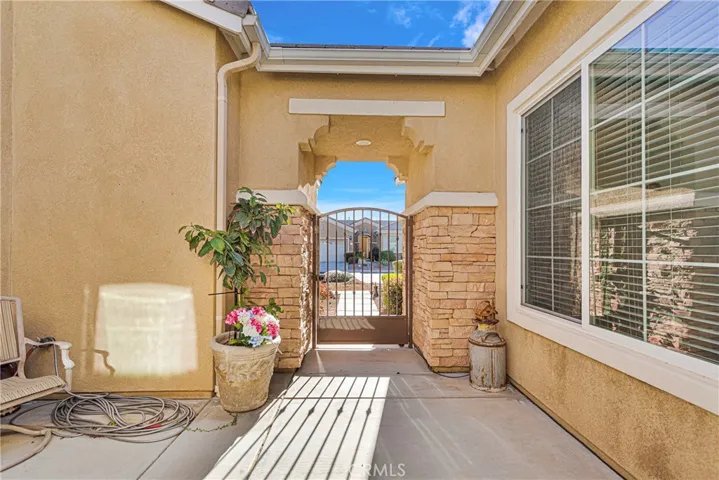 10275 Lakeshore Drive, Apple Valley, California 92308
