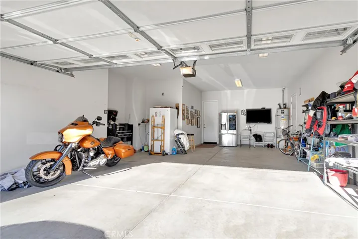 10275 Lakeshore Drive, Apple Valley, California 92308
