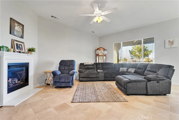 10275 Lakeshore Drive, Apple Valley, California 92308
