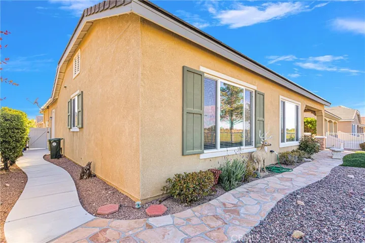 10275 Lakeshore Drive, Apple Valley, California 92308