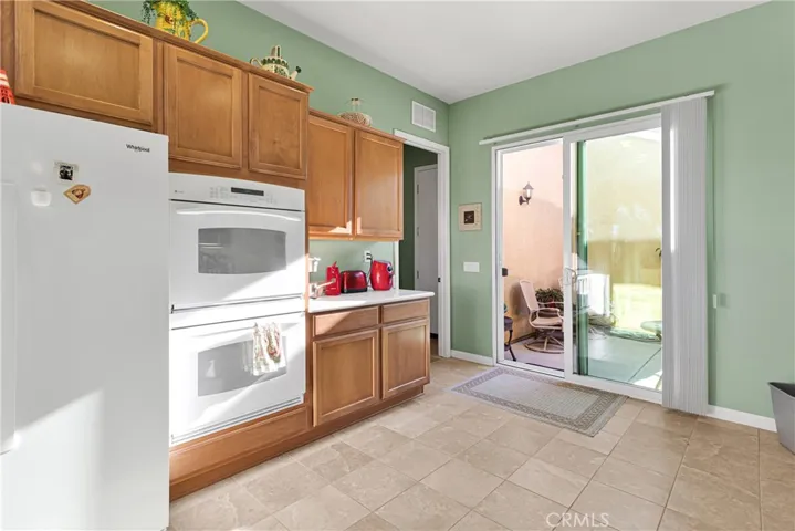 10275 Lakeshore Drive, Apple Valley, California 92308