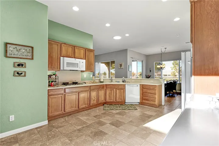 10275 Lakeshore Drive, Apple Valley, California 92308