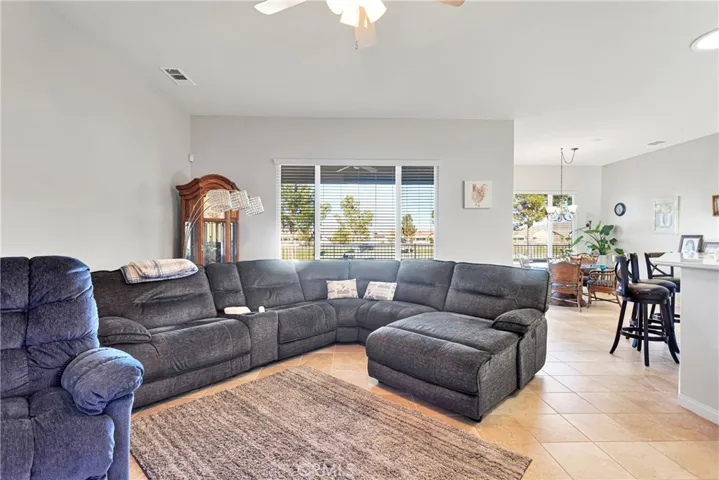 10275 Lakeshore Drive, Apple Valley, California 92308