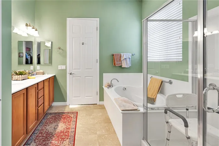 10275 Lakeshore Drive, Apple Valley, California 92308