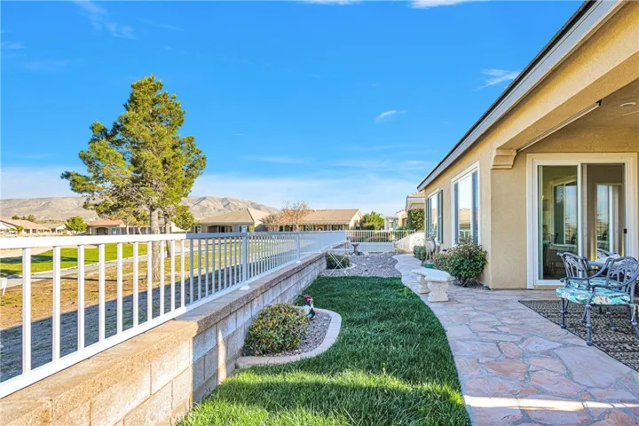 10275 Lakeshore Drive, Apple Valley, California 92308