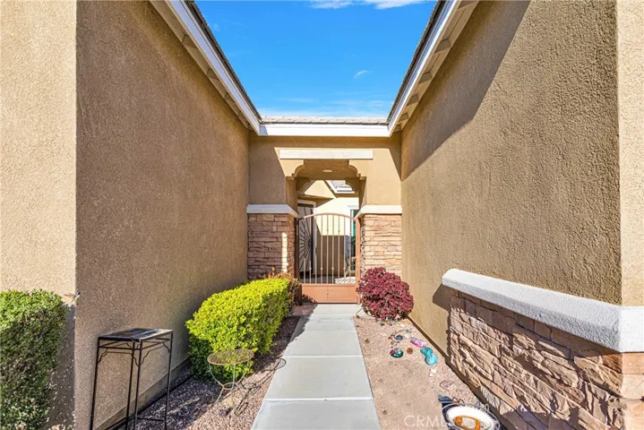 10275 Lakeshore Drive, Apple Valley, California 92308