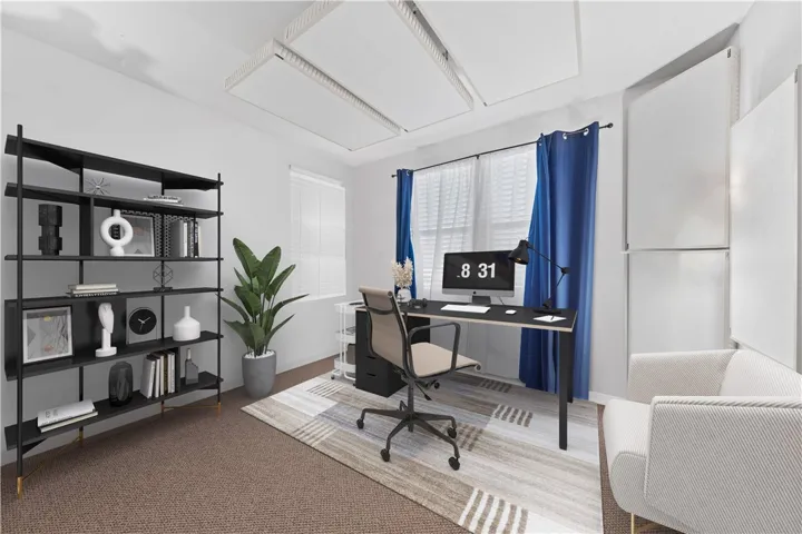 Downstairs bedroom/office
*Virtually Staged
