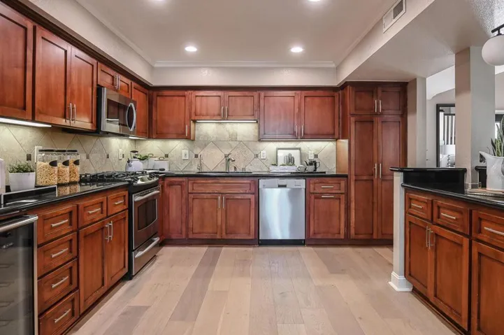 122 Calle Larga, Los Gatos, California 95032