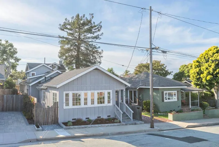 414 9th Street, Pacific Grove, California 93950