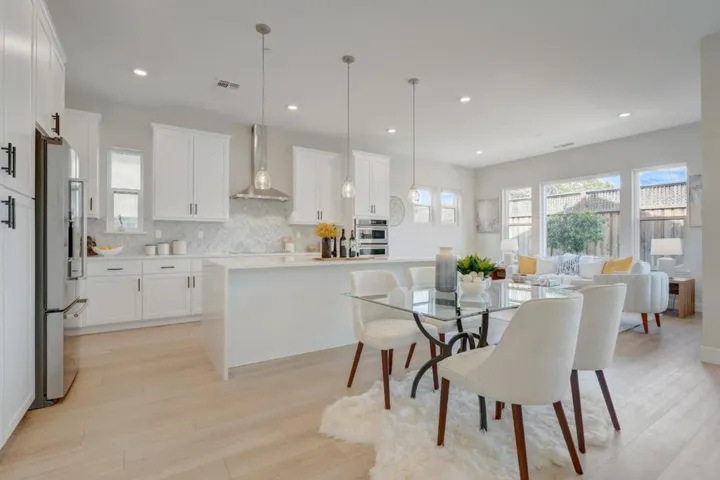 452 Waters Park Circle, San Mateo, California 94403