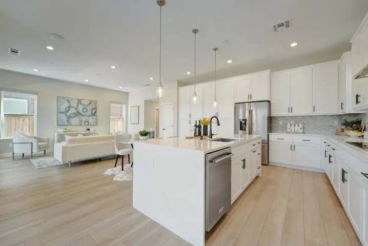 452 Waters Park Circle, San Mateo, California 94403