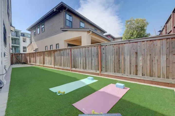 452 Waters Park Circle, San Mateo, California 94403
