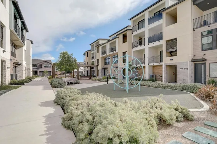 452 Waters Park Circle, San Mateo, California 94403