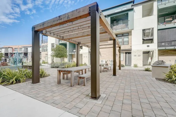 452 Waters Park Circle, San Mateo, California 94403