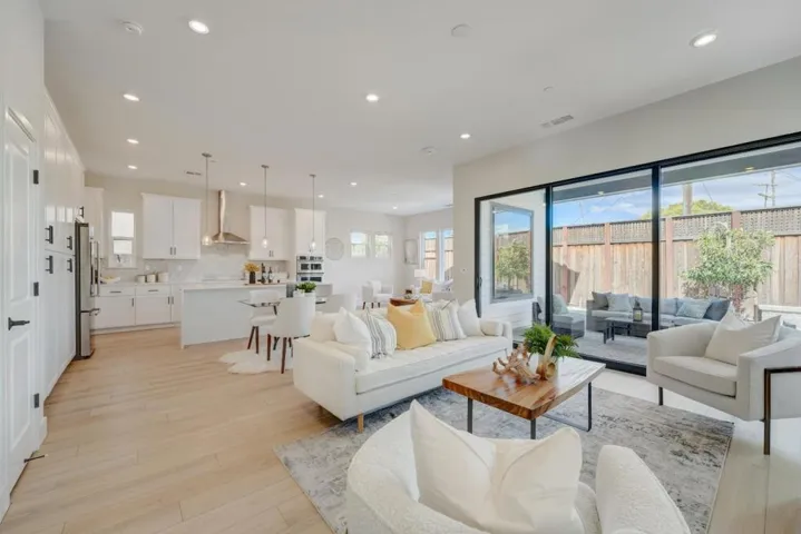 452 Waters Park Circle, San Mateo, California 94403