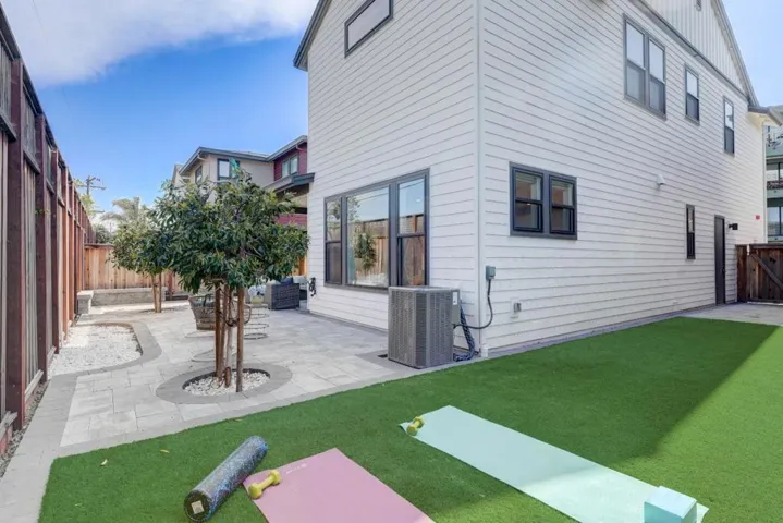 452 Waters Park Circle, San Mateo, California 94403
